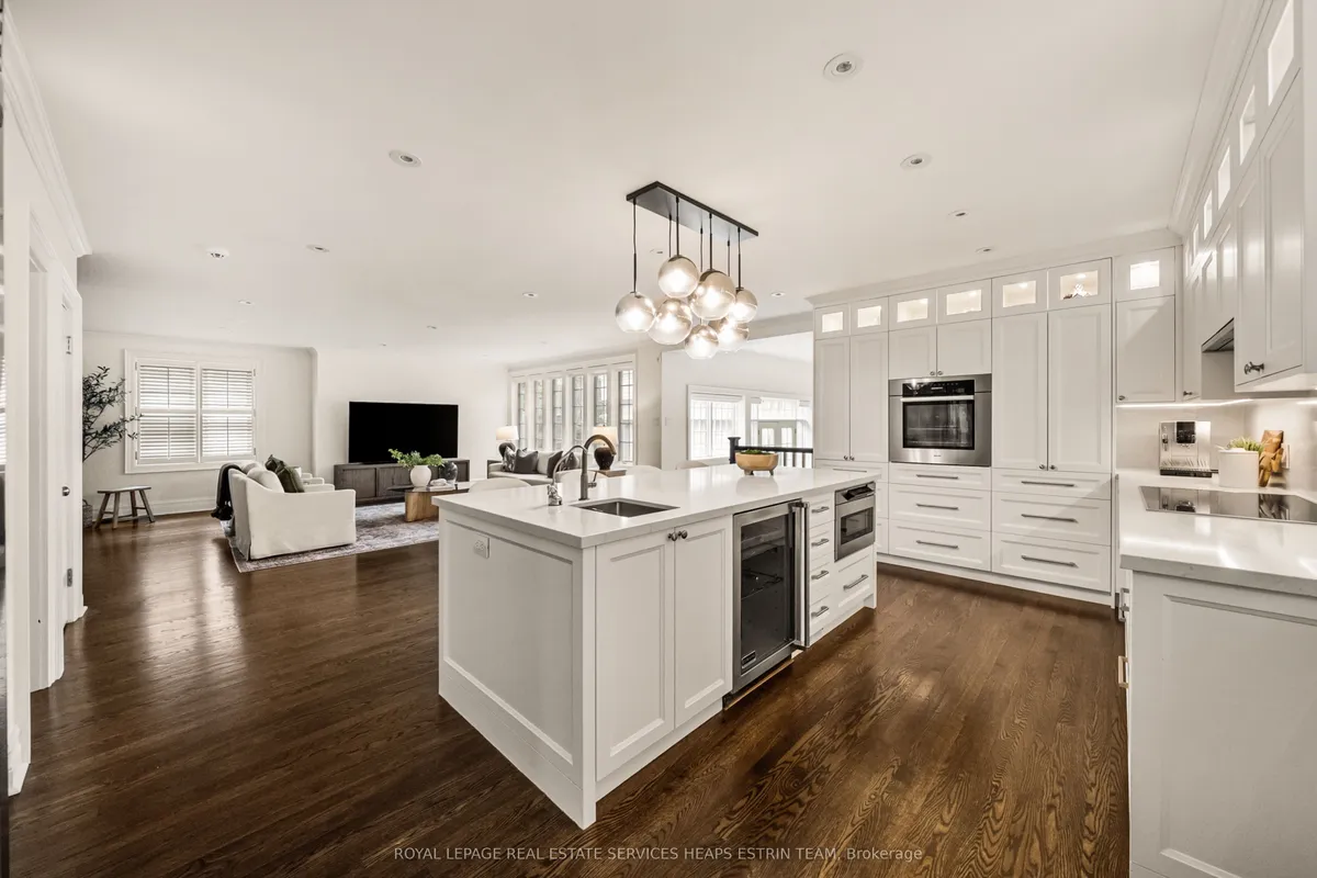 19 Whitney Avenue, ON M4W 2A7