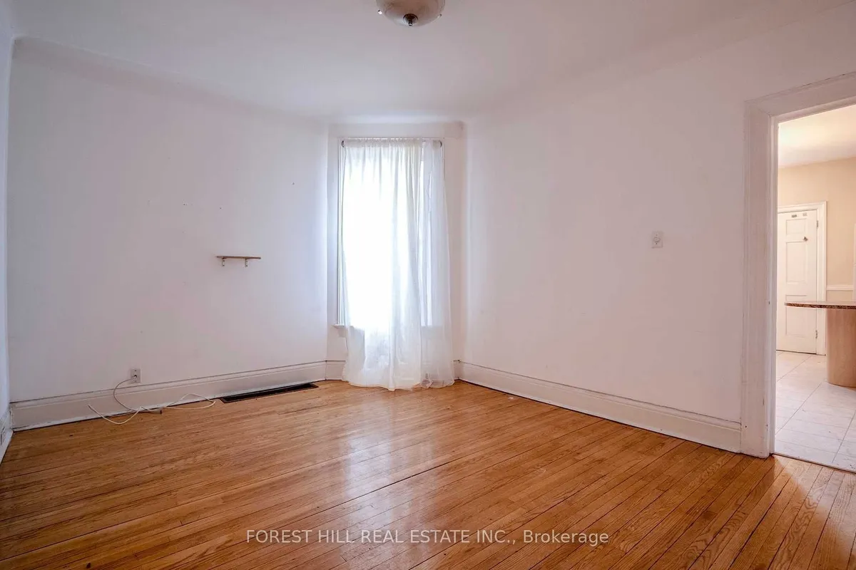 775 Markham Street, ON M6G 2M4