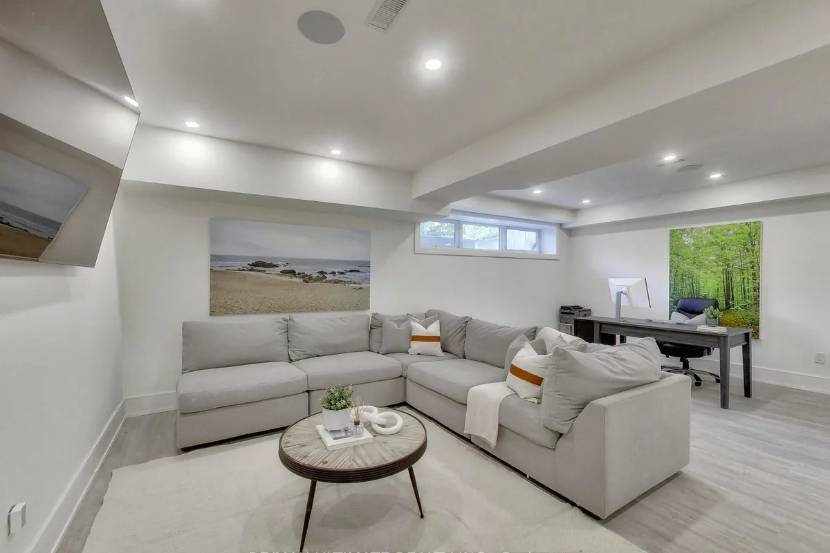 35 Fleming Crescent, ON M4G 2A9