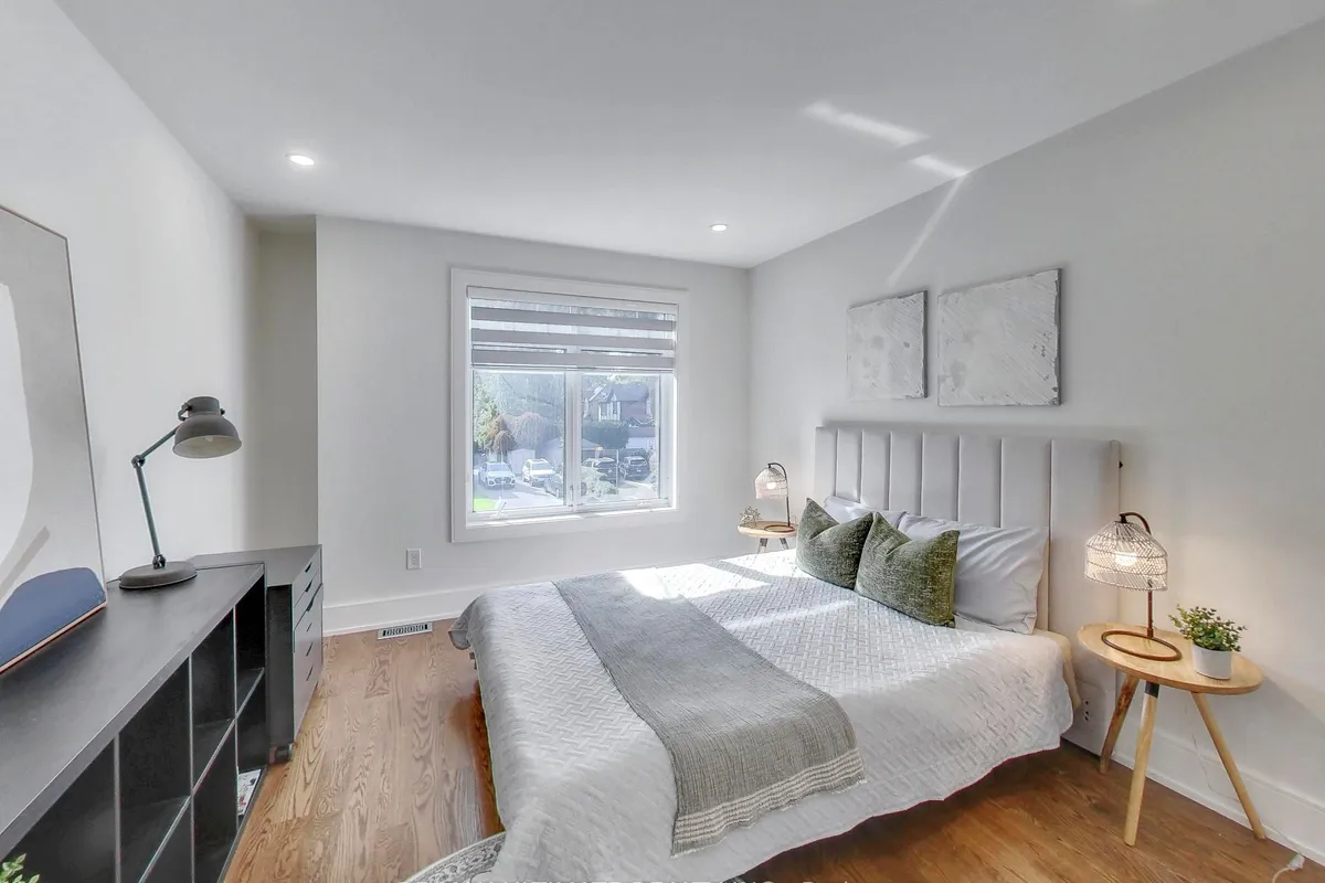 35 Fleming Crescent, ON M4G 2A9