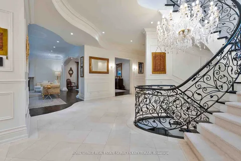 135 Buckingham Avenue, ON M4N 1R5