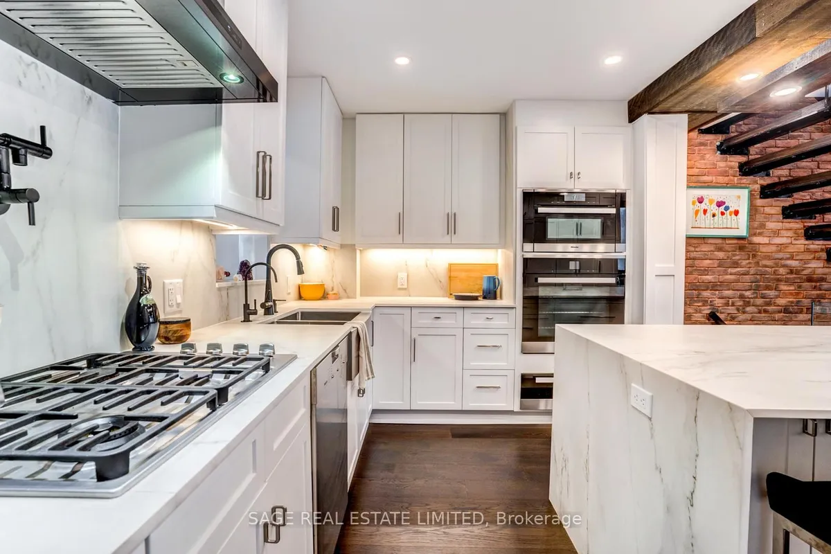 156 Craighurst Avenue, ON M4R 1K2