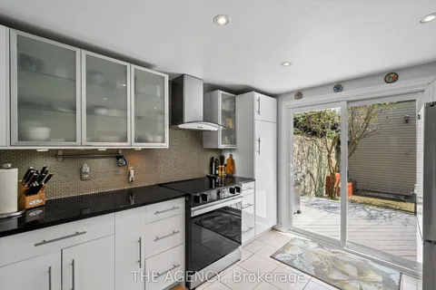 111 Seaton Street, ON M5A 2T2