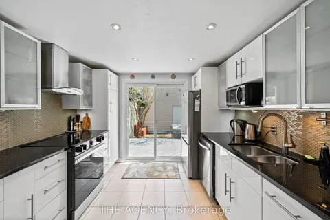 111 Seaton Street, ON M5A 2T2