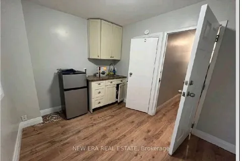 48 Carr Street, ON M5T 1B7