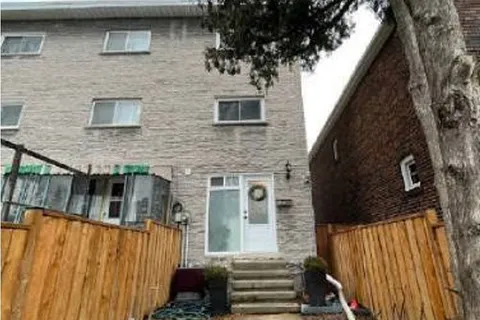 48 Carr Street, ON M5T 1B7