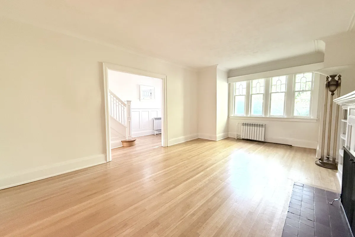 187 Glenview Avenue, ON M4R 1R4