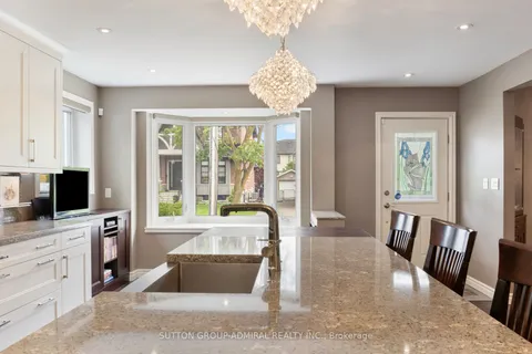 479 Hounslow Avenue, ON M2R 1J1