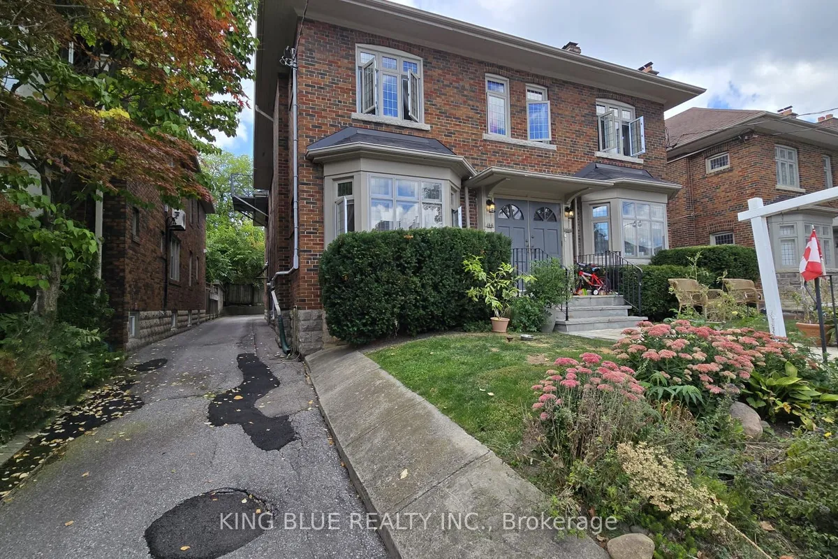 144 Highbourne Road, ON M5P 2J7