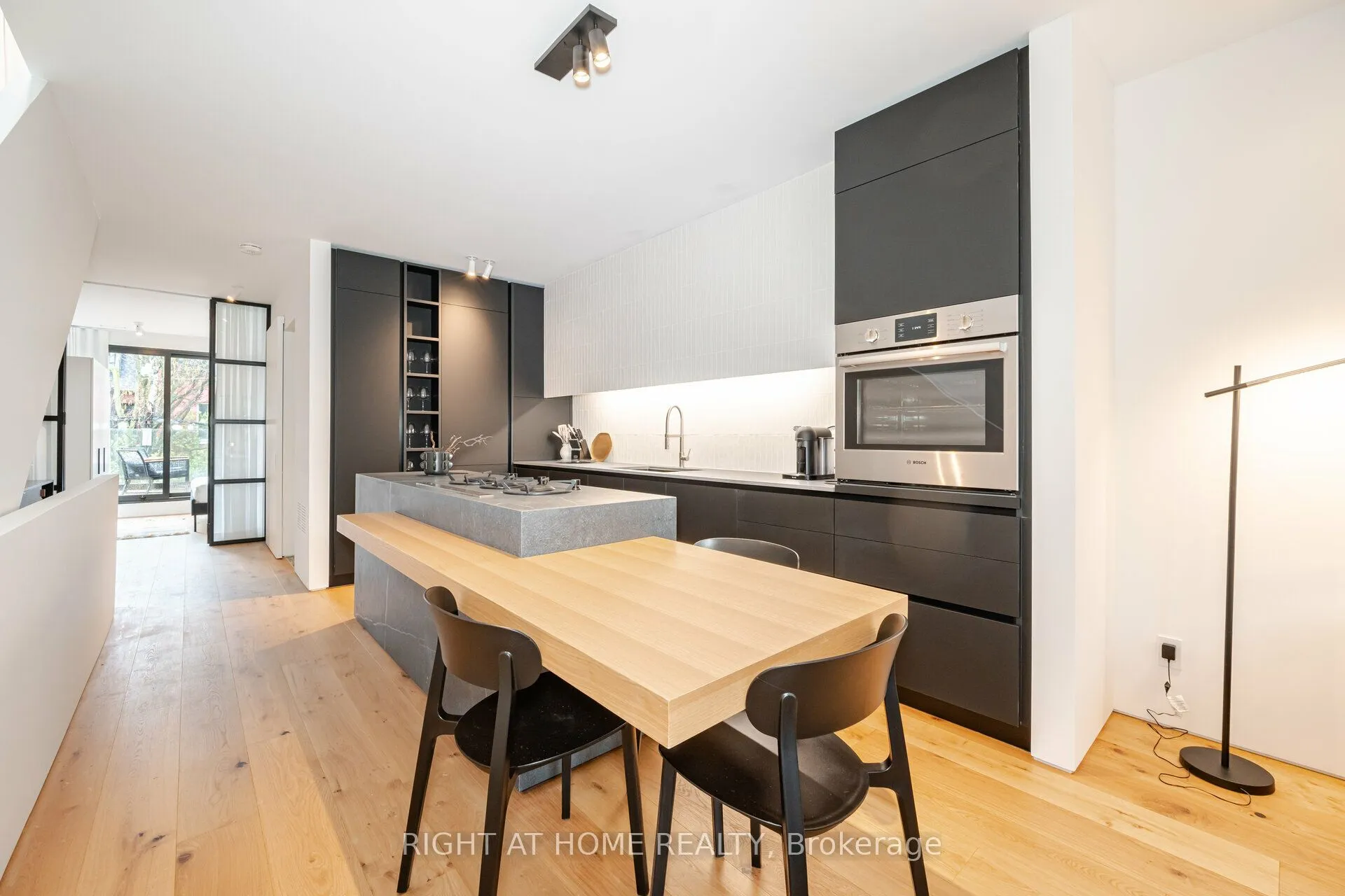 259 Lisgar Street, ON M6J 3G8