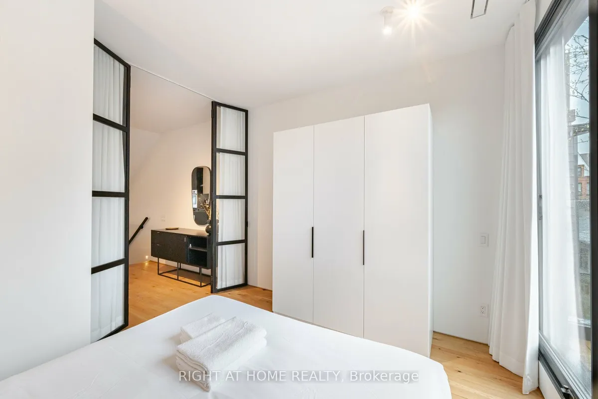 259 Lisgar Street, ON M6J 3G8