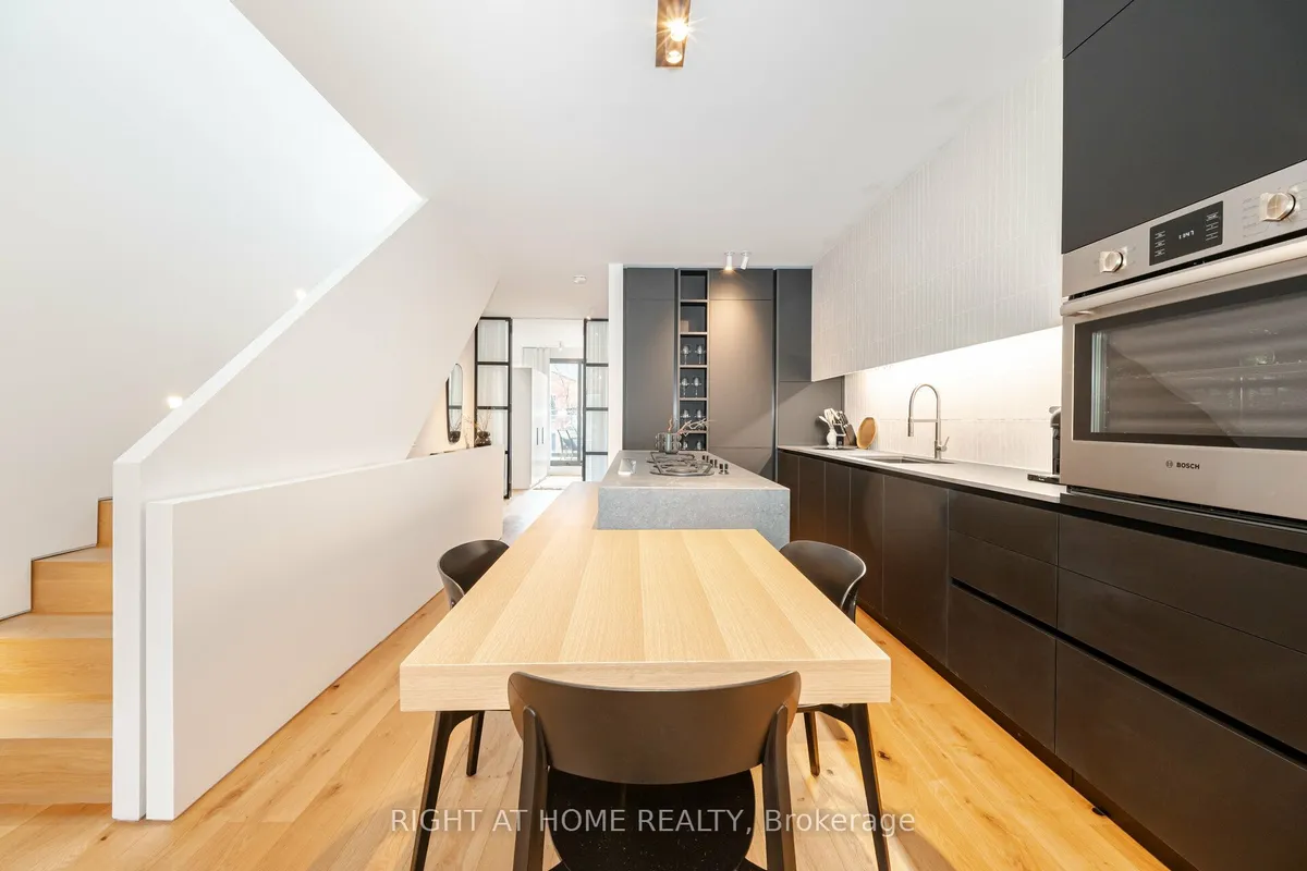 259 Lisgar Street, ON M6J 3G8