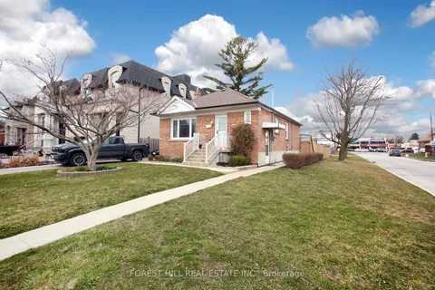 26 Alexis Boulevard, ON M3H 2P4