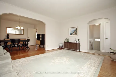 26 Alexis Boulevard, ON M3H 2P4