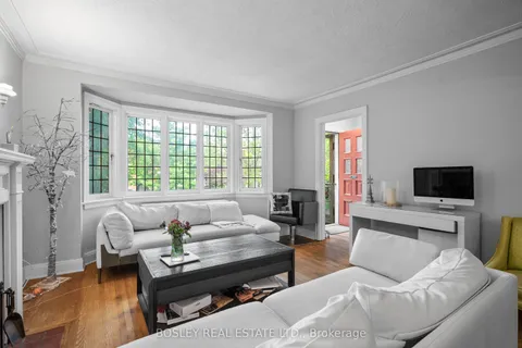 355 Roehampton Avenue, ON M4P 1S3