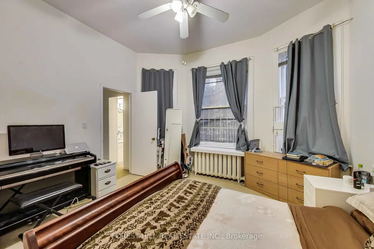 72 Walmer Road, ON M5R 2X7