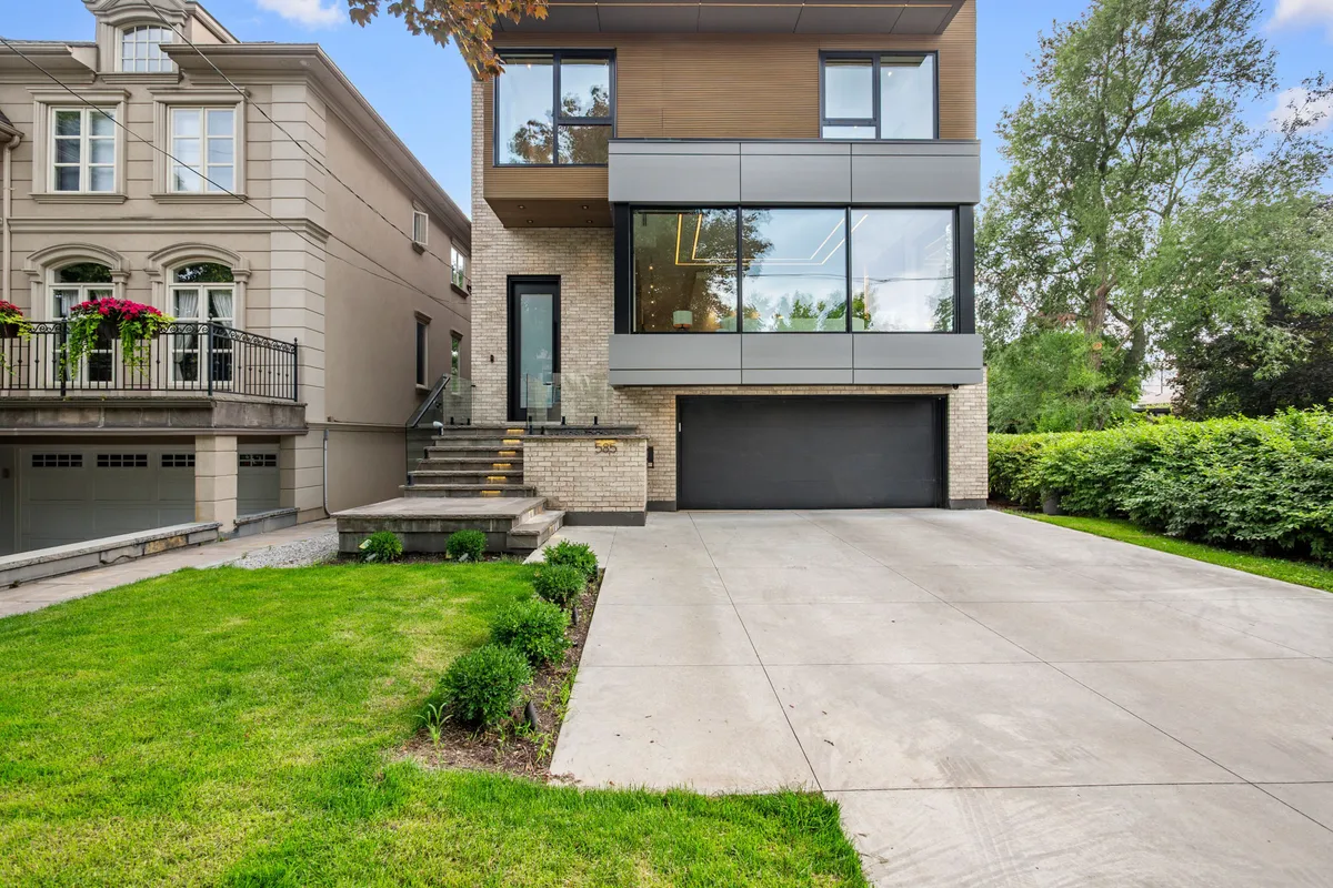 585 Bedford park Avenue, ON M5M 1K4