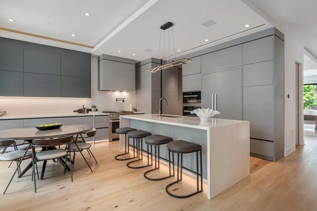 585 Bedford park Avenue, ON M5M 1K4