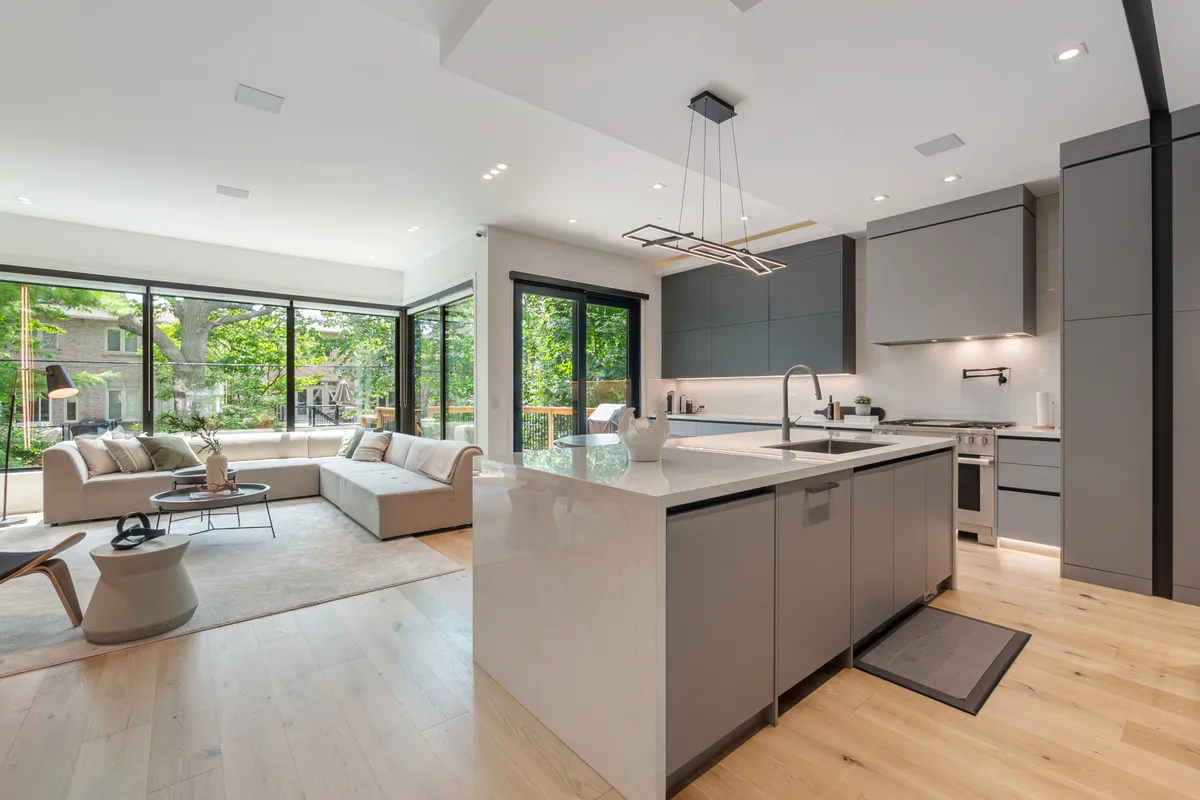 585 Bedford park Avenue, ON M5M 1K4