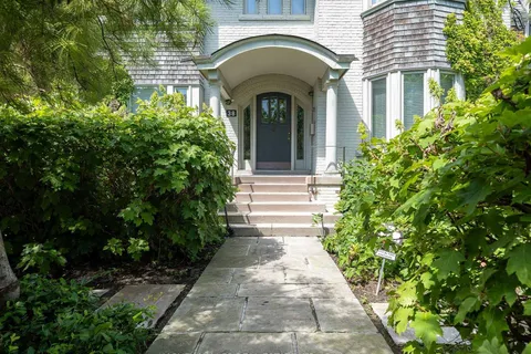 38 Dunvegan Road, ON M4V 2P6