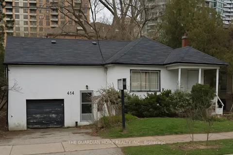 414 Kenneth Avenue, ON M2N 4W1