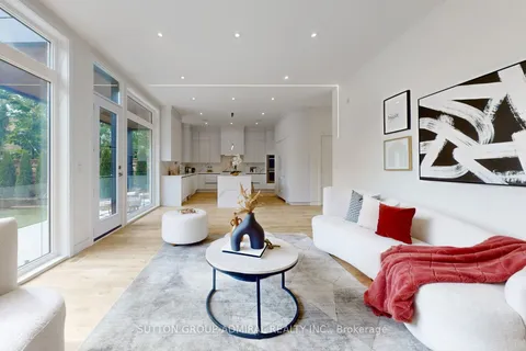 69 Elderwood Drive, ON M5P 1X5