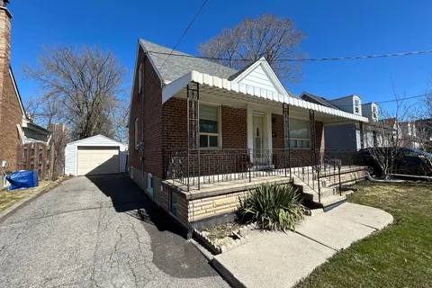 50 Moore Park Avenue, ON M2M 1M9