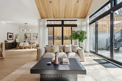 75 Lawrence Crescent, ON M4N 1N3