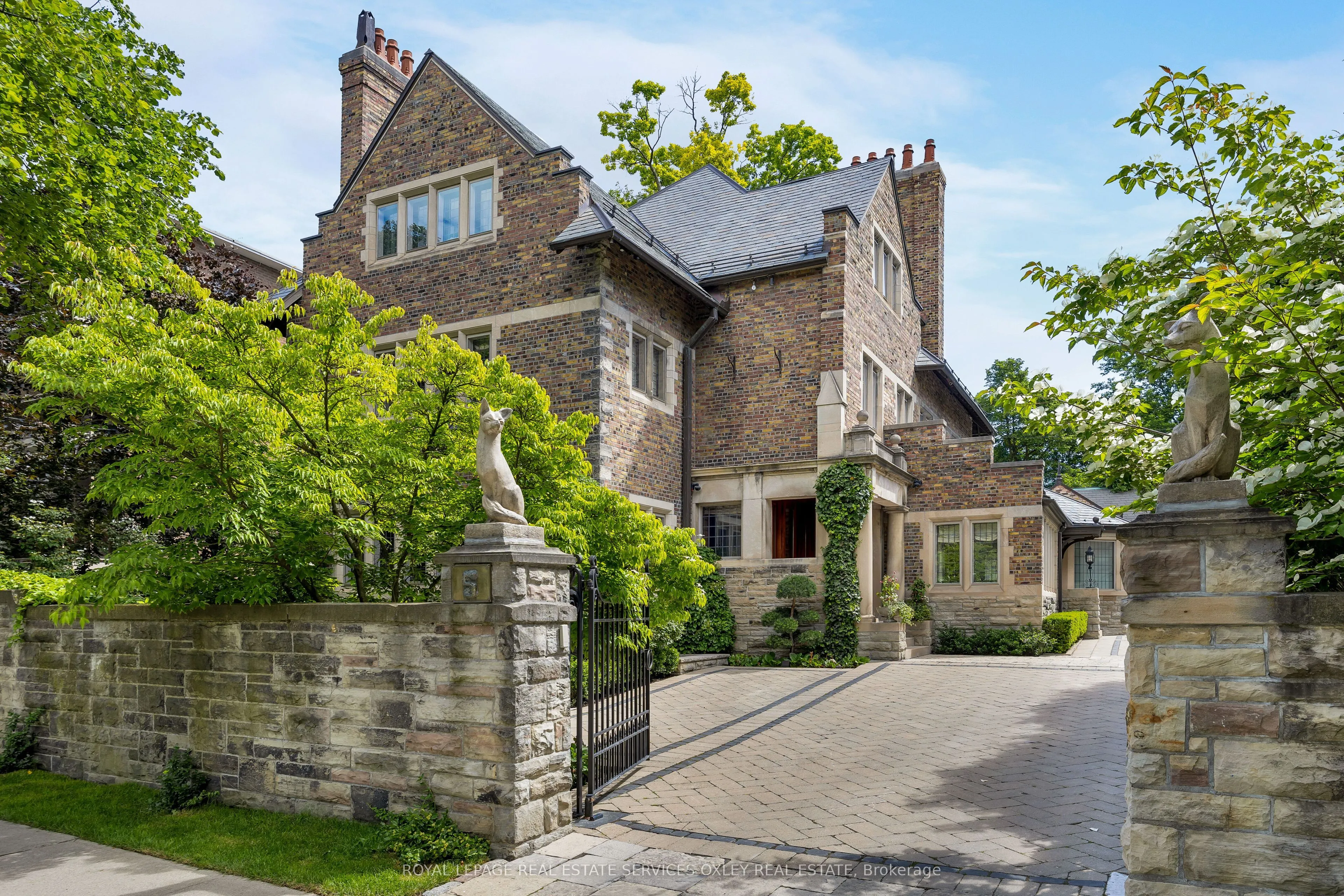 5 Thornwood Road, ON M4W 2R8