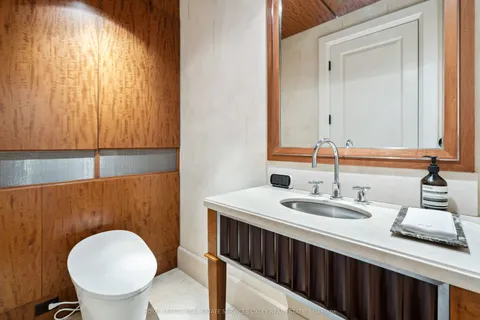 5 Thornwood Road, ON M4W 2R8