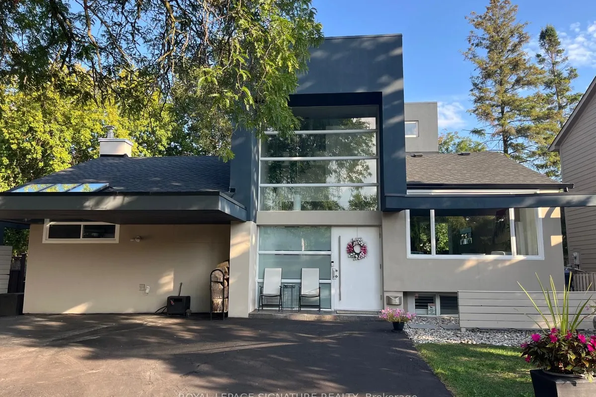 90 Berkinshaw Crescent, ON M3B 2T2