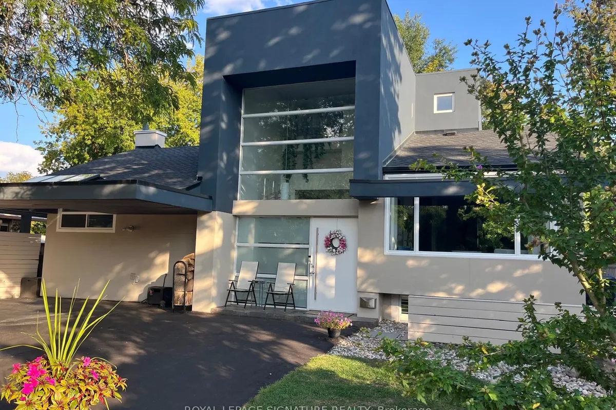 90 Berkinshaw Crescent, ON M3B 2T2