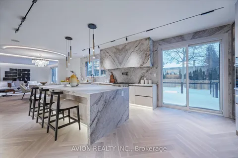 72 Lord Seaton Road, ON M2P 1K5