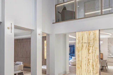 72 Lord Seaton Road, ON M2P 1K5