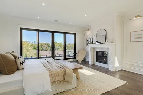 539 Crawford Street, ON M6G 3J9