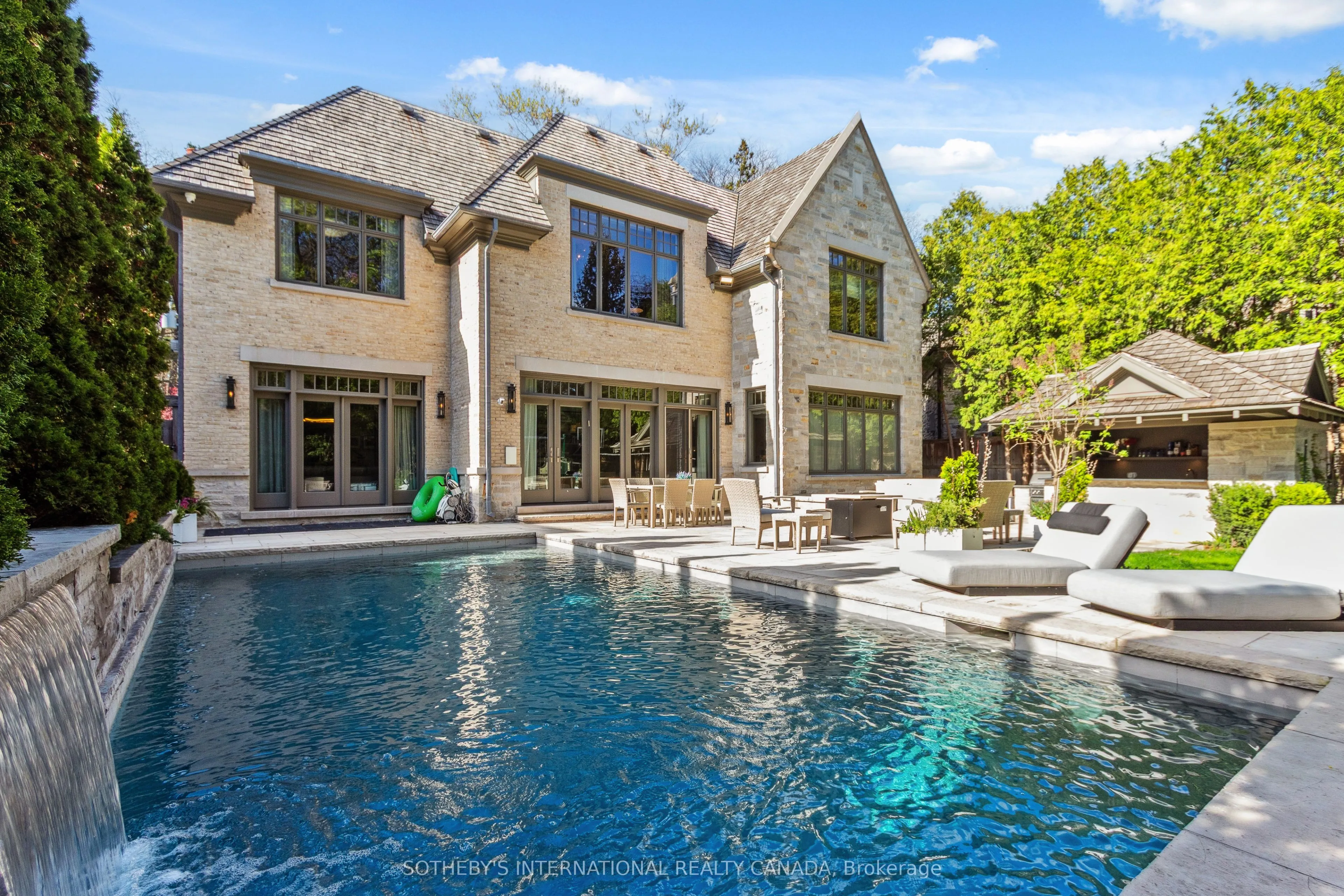 33 Bayview Wood, ON M4N 1R8