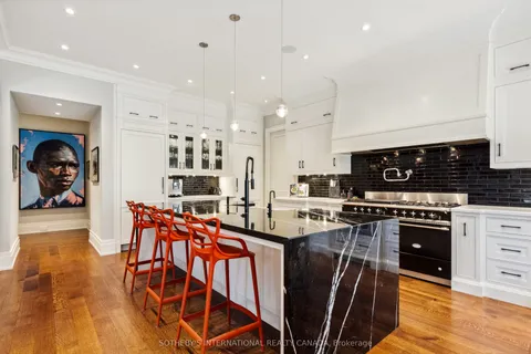 33 Bayview Wood, ON M4N 1R8