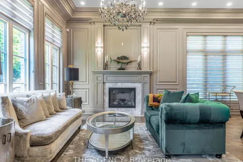 1 Suncrest Drive, ON M3C 2L1