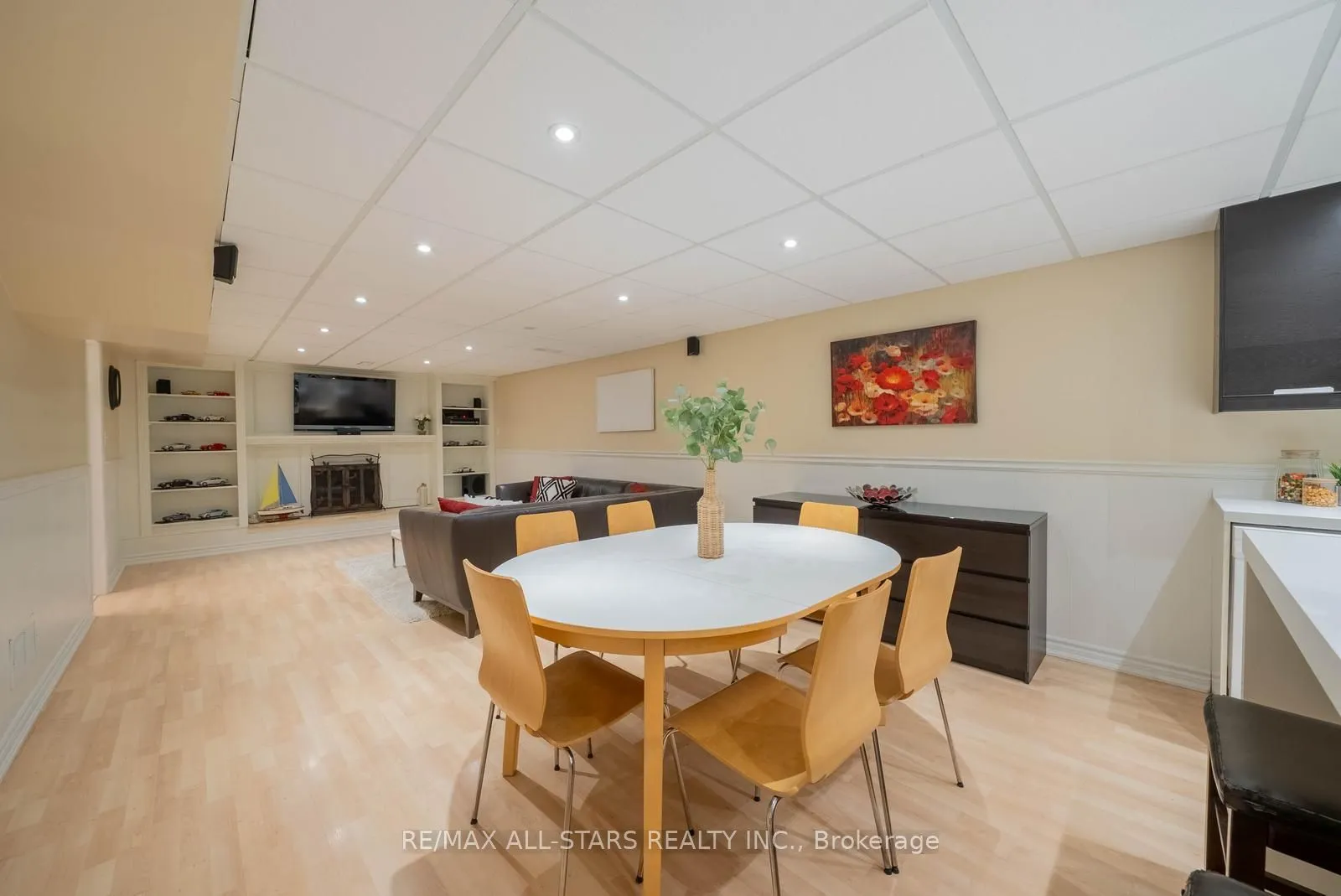 28 Cobblestone Drive, ON M2J 2X7