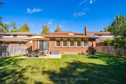 28 Cobblestone Drive, ON M2J 2X7