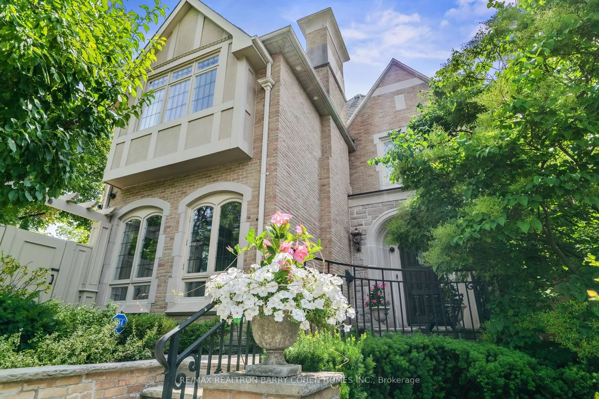 100 Old Forest Hill Road, ON M5P 2R5