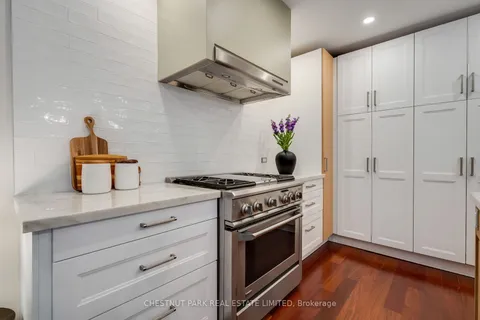 16 Inglewood Drive, ON M4T 1G8