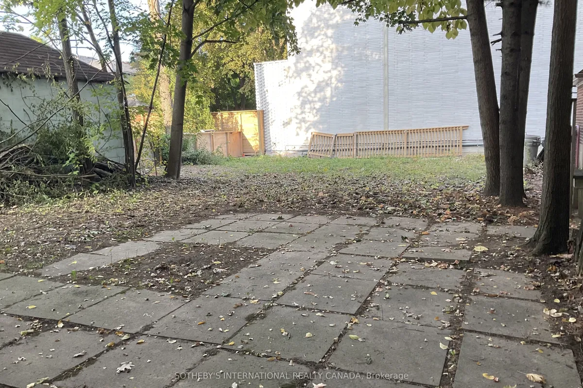 153 Glen Cedar Road, ON M6C 3G6