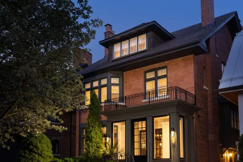 9 Lynwood Avenue, ON M4V 1K3