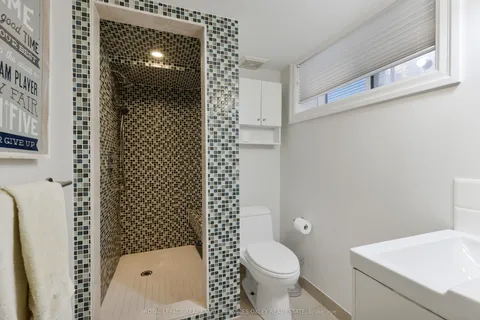 9 Lynwood Avenue, ON M4V 1K3