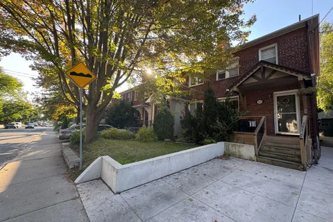 569 Soudan Avenue, ON M4S 1X1