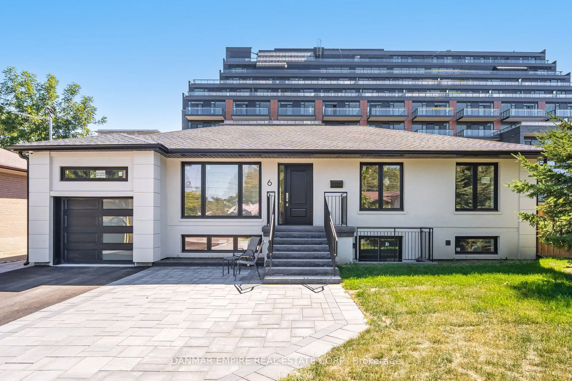 6 Casino Court, ON M3H 5A7