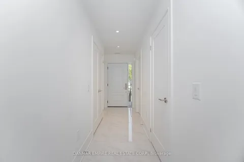 6 Casino Court, ON M3H 5A7