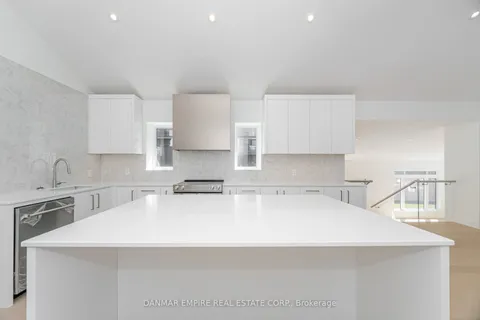 6 Casino Court, ON M3H 5A7