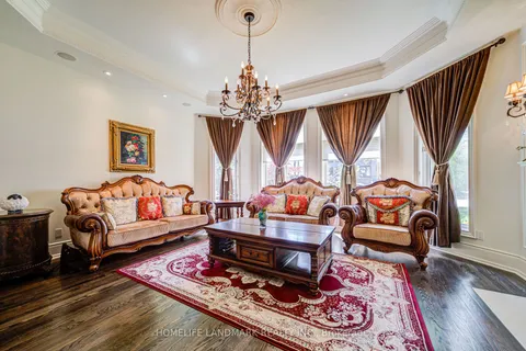 72 Gordon Road, ON M2P 1E4